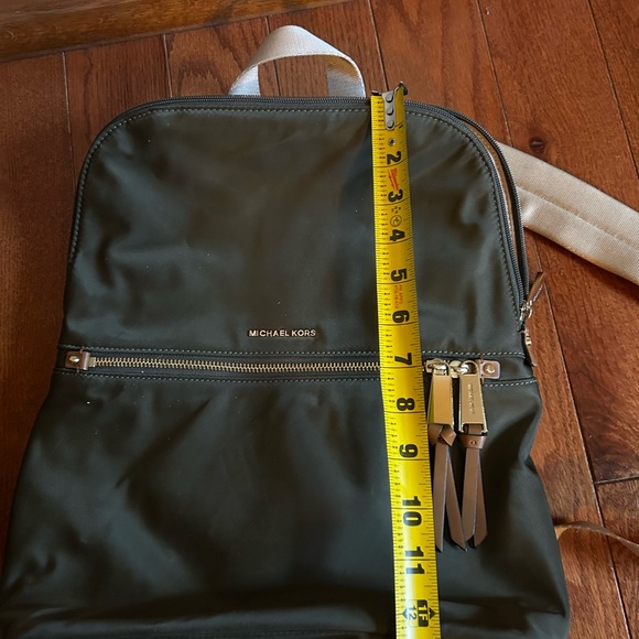 Michael Kors backpack - Picture 9 of 10